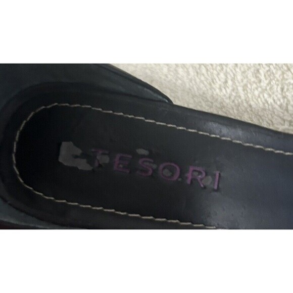 Tesori Women's 5M strappy Black Heel shoes 2 inch Heels with Flaws - Picture 10 of 14